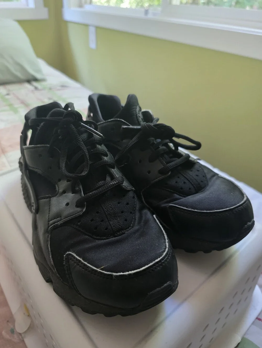 Nike Women's Huarache All-Black Athletic Sneakers - Picture 2 of 6